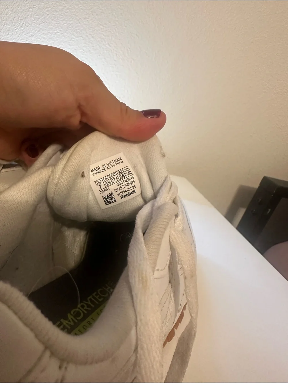 Reebok women Classic Leather Shoes - White